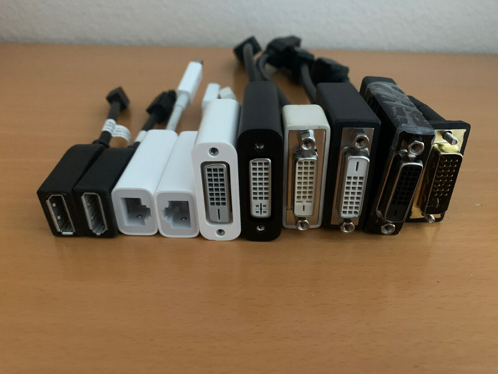 10 Various DisplayPort-DVI-Ethernet connectors