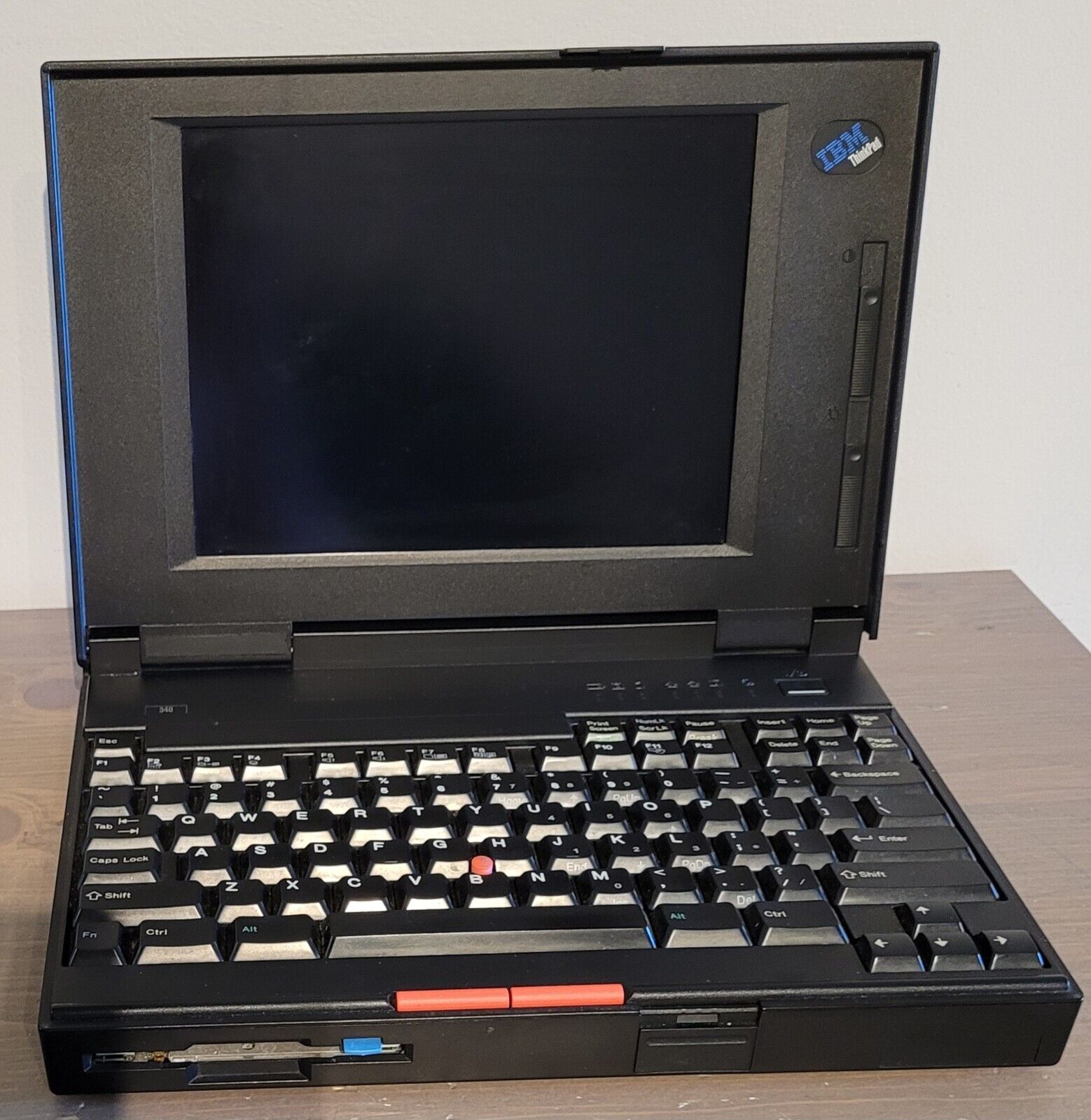 IBM ThinkPad 340 Type 2610 1994 Vintage Laptop Computer PC Rare I.S.S. Model