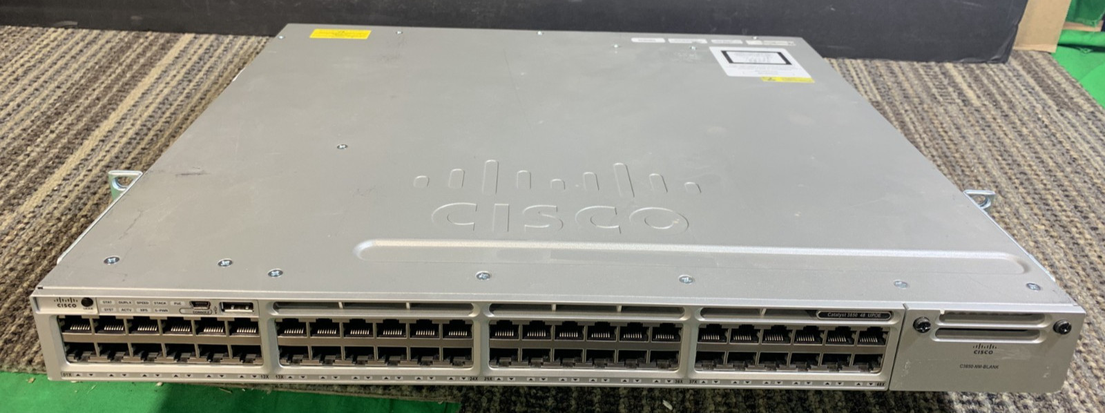 Cisco Catalyst WS-C3850-48U-L 48-Port UPoE Network Switch NO PSU w/ blank NM