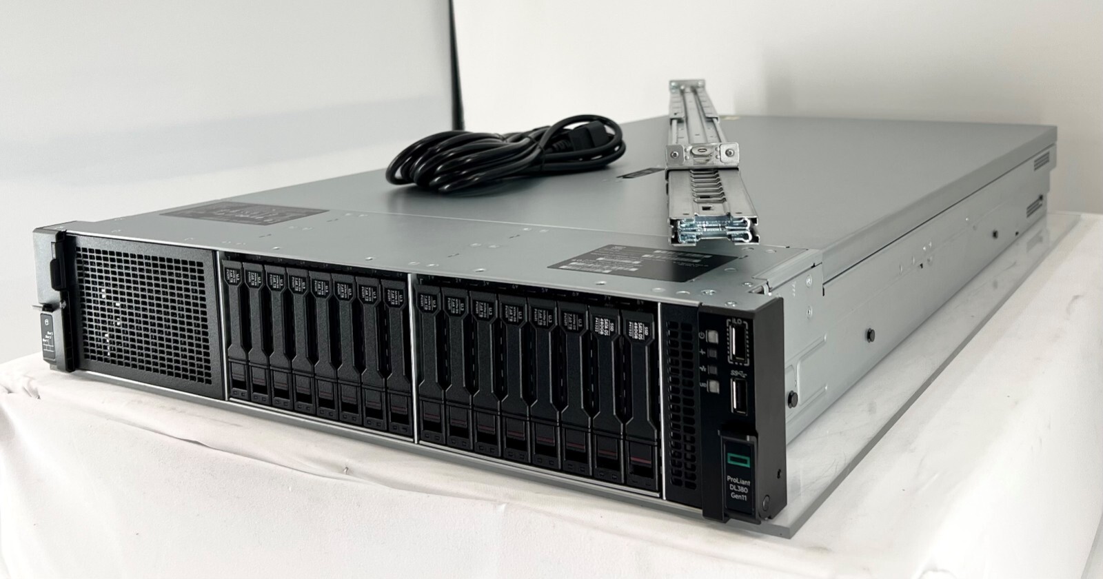 HPE DL380 Gen11 2x6442Y 48-Core 1TB-R SR932i-p 14x 7.68TB NVMe 2x 1600W Server