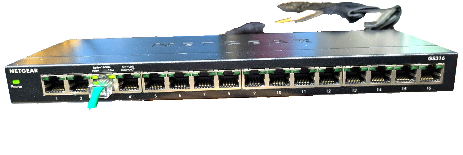 NETGEAR  ProSafe (GS116) 16-Ports External Switch