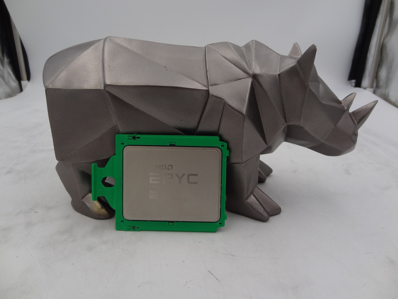 AMD 100-000000080 EPYC 7252 3.1 GHz 64MB L3 Cache Socket SP3 120W Proc *Dell Ven
