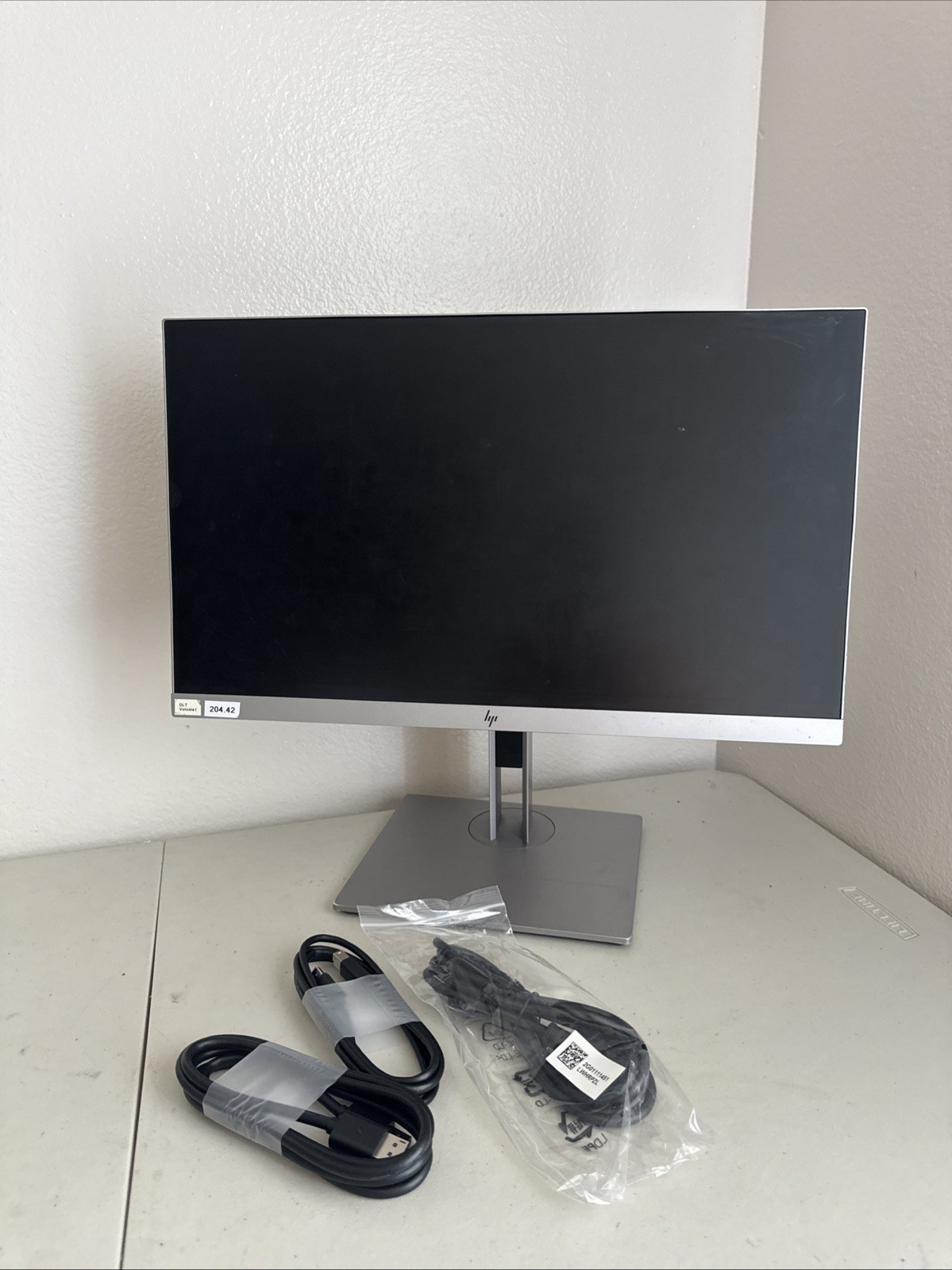 HP EliteDisplay E223 21.5" FHD 1080p IPS Computer Monitor w/ Stand *with Cords*.