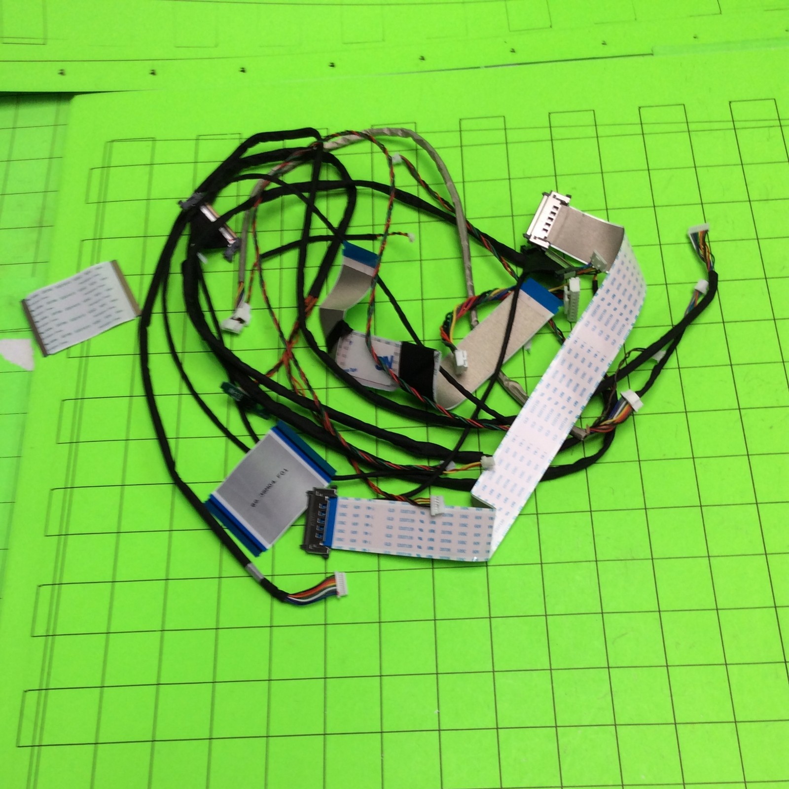 Msi Optix MPG321UR-QD Monitor Multiple Internal Cable Wire