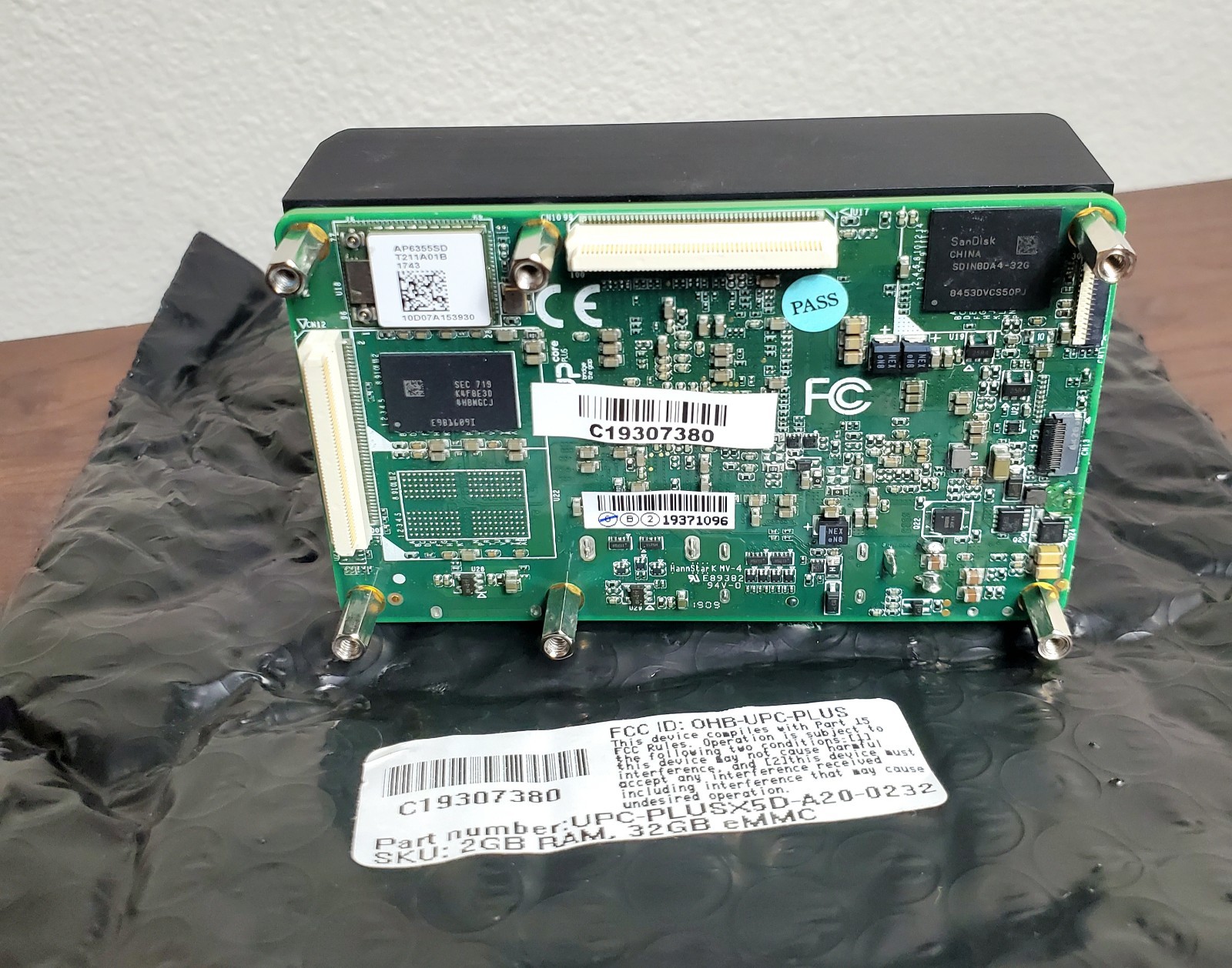 Intel UPC-PLX5D-A20-0232 Single Board PC 2GB RAM 32GB eMMC
