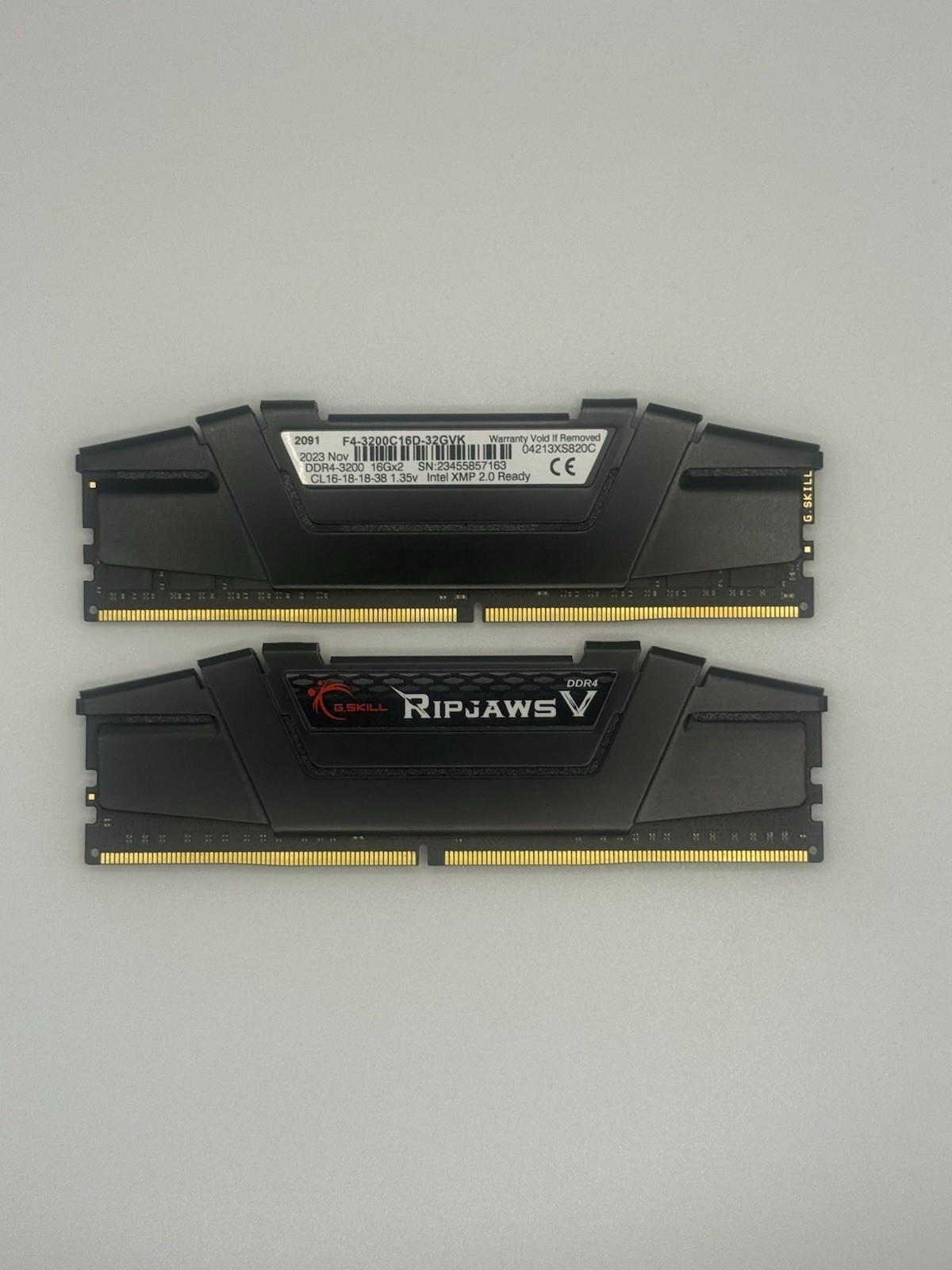 G.Skill Ripjaws V 32GB (2x16GB) RAM DDR4 3200MHz F4-3200C16D-32GVK