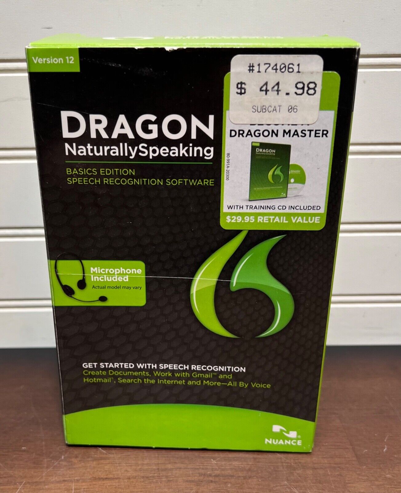 Dragon NaturallySpeaking Basics Edition Version 12 w/ Training cd & Microphone