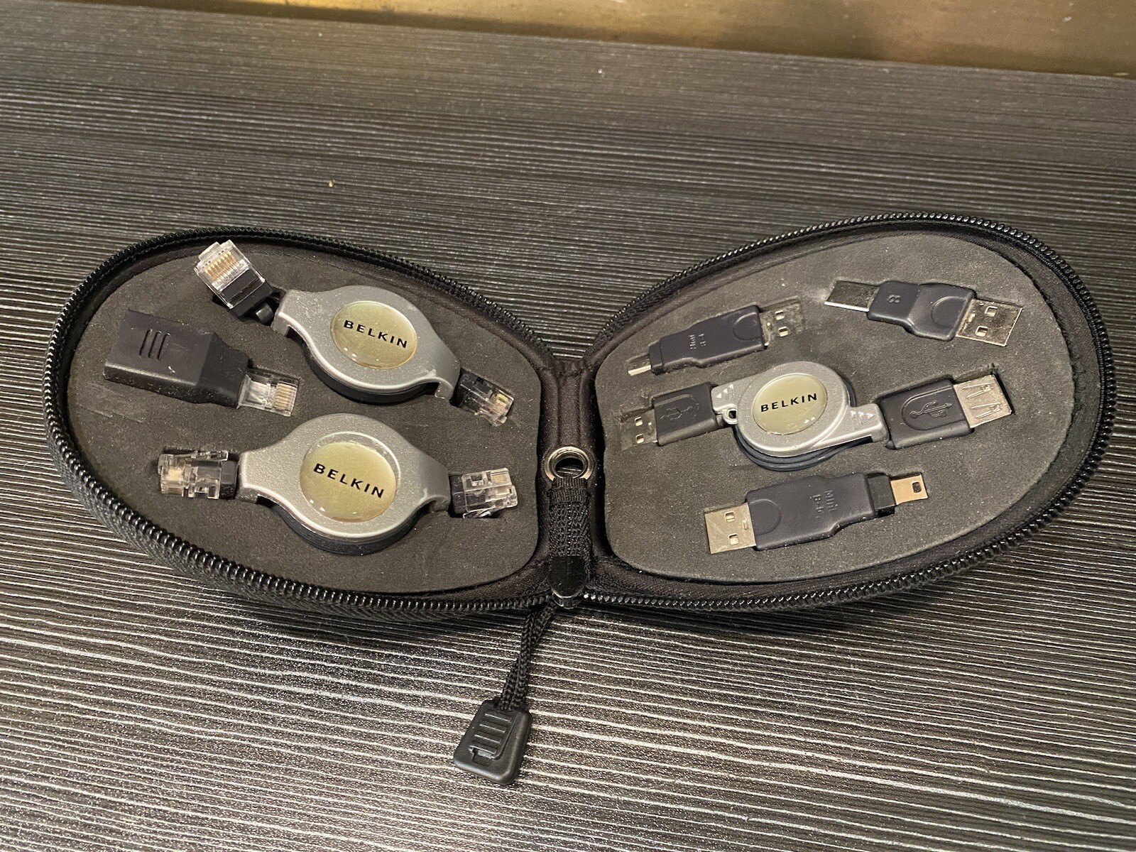 Belkin F3X1724 7 in 1 Retractable Cable