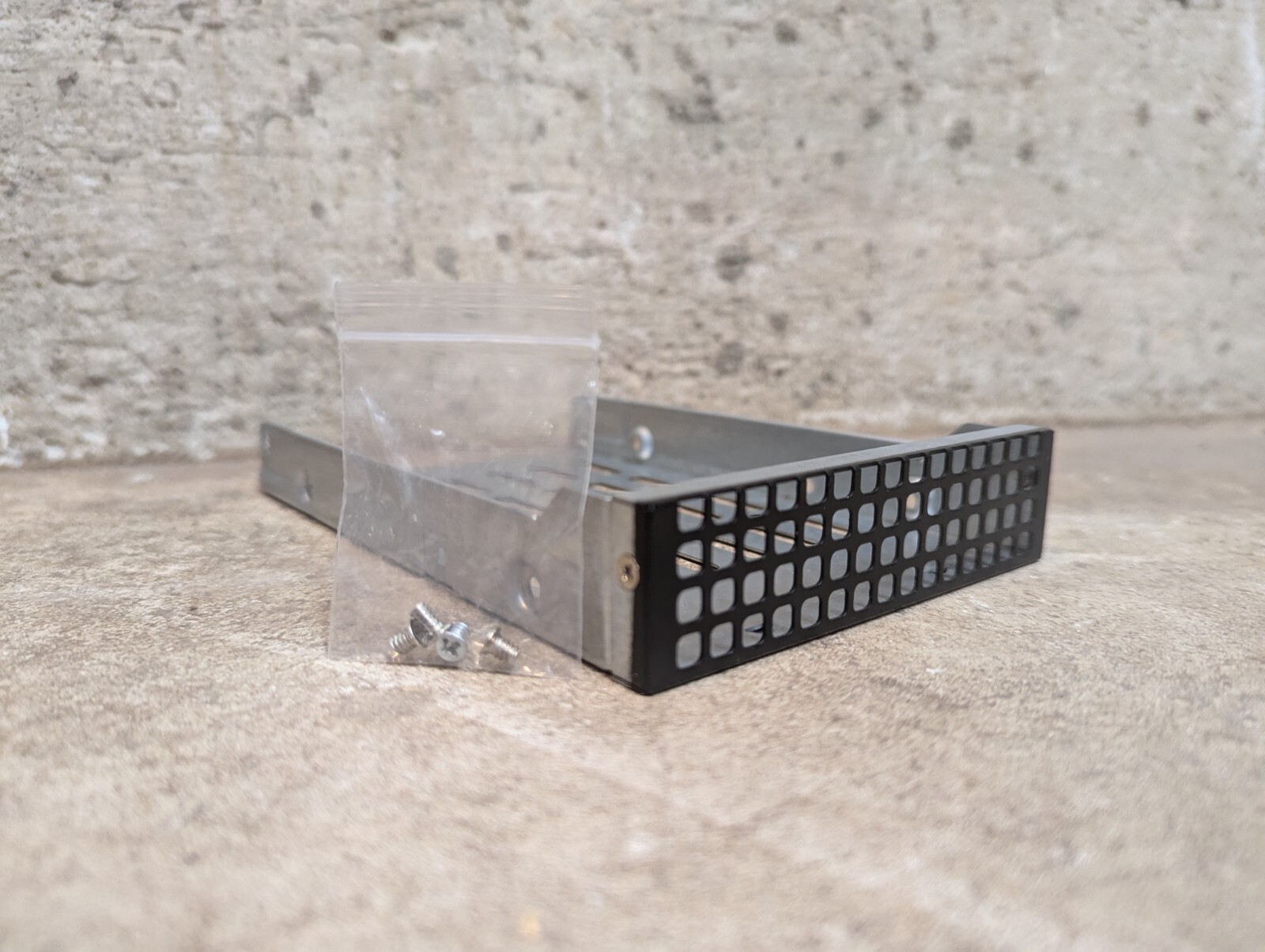 Supermicro Server 3.5" LFF HDD/SSD Tray (01-SC82508-XX00C103) + Screws