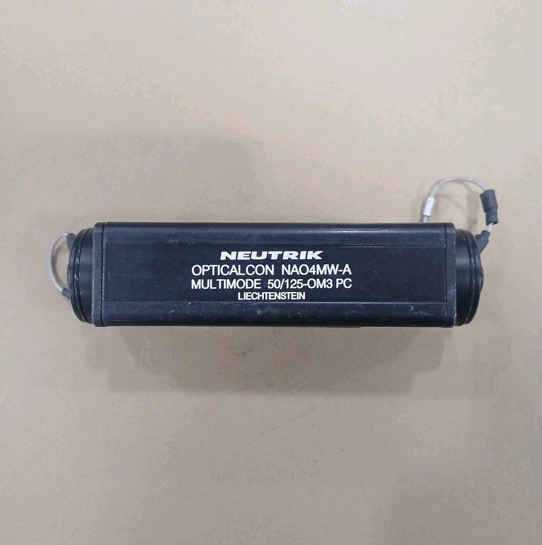 Neutrik (NAO4MW-A) OpticalCon Multimode 50/125-OM3 PC Coupler