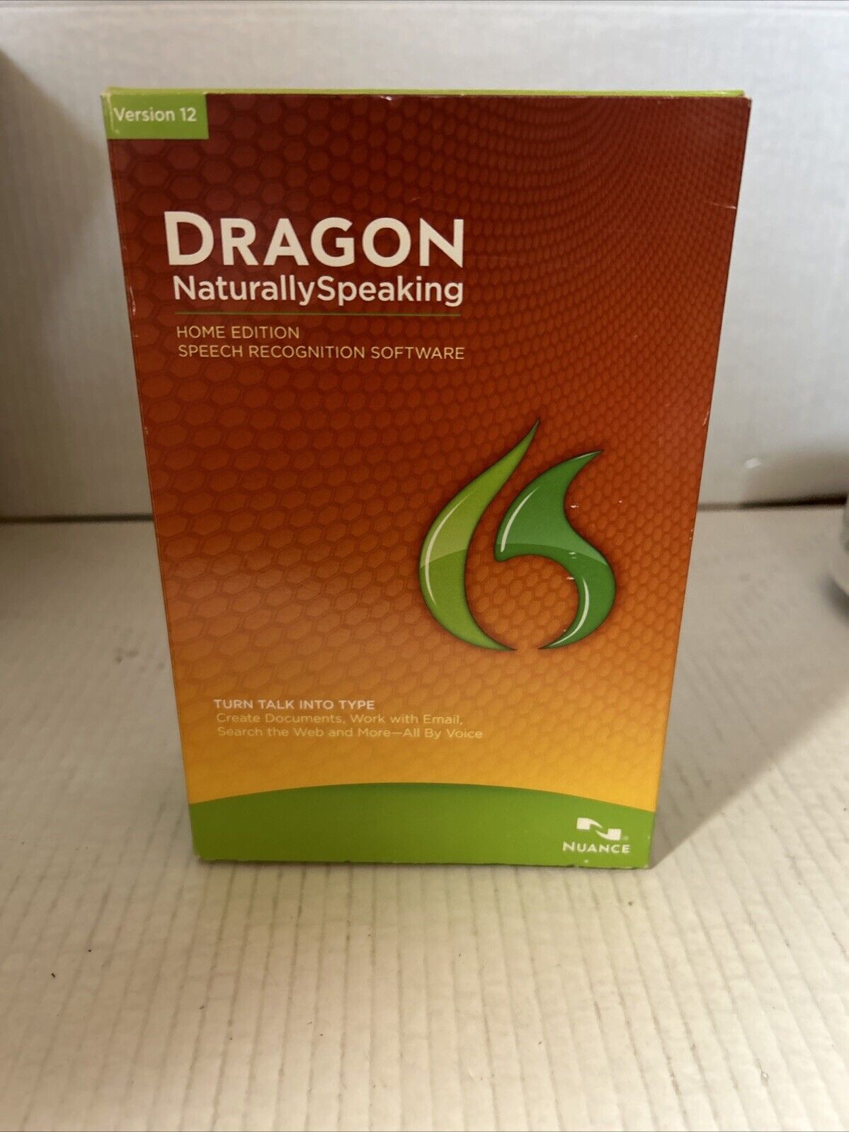 NIB Dragon Naturally Speaking Version 12 Speech Recognition includes Microphone