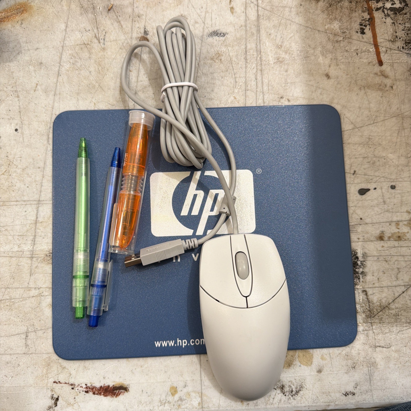 Vintage Hewlett-Packard Mouse Model M – Ub48, Three Pens, Mouse Pad, Brand New