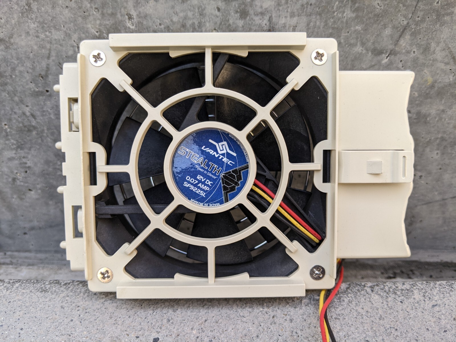 SuperMicro Server Fan FAN-0046 Vantec Stealth SF9225L 0.07 AMP 12V DC