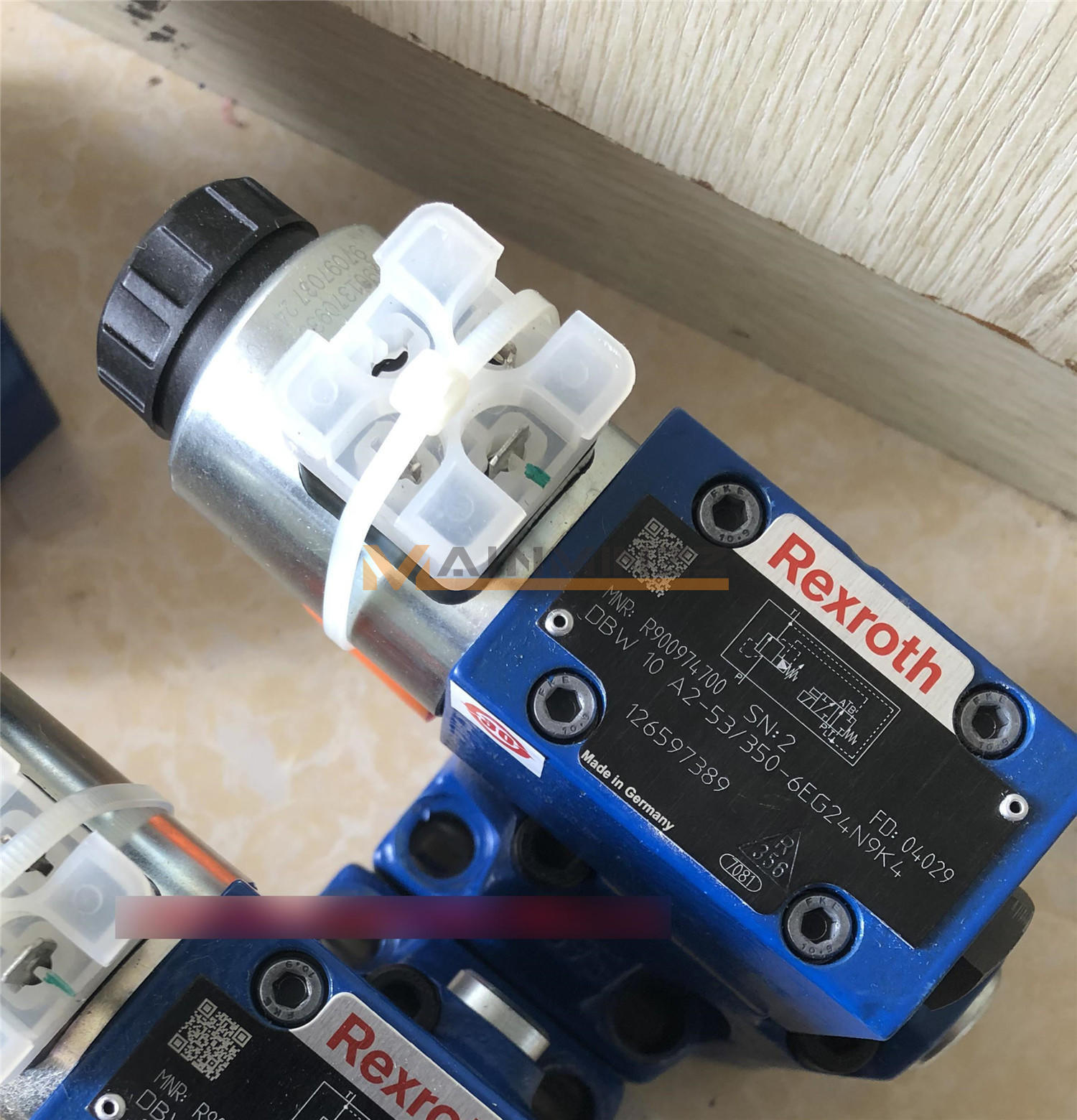 1X Rexroth Relief valve R900974700 DBW10A2-5X/350-6EG24N9K4 fedex or DHL