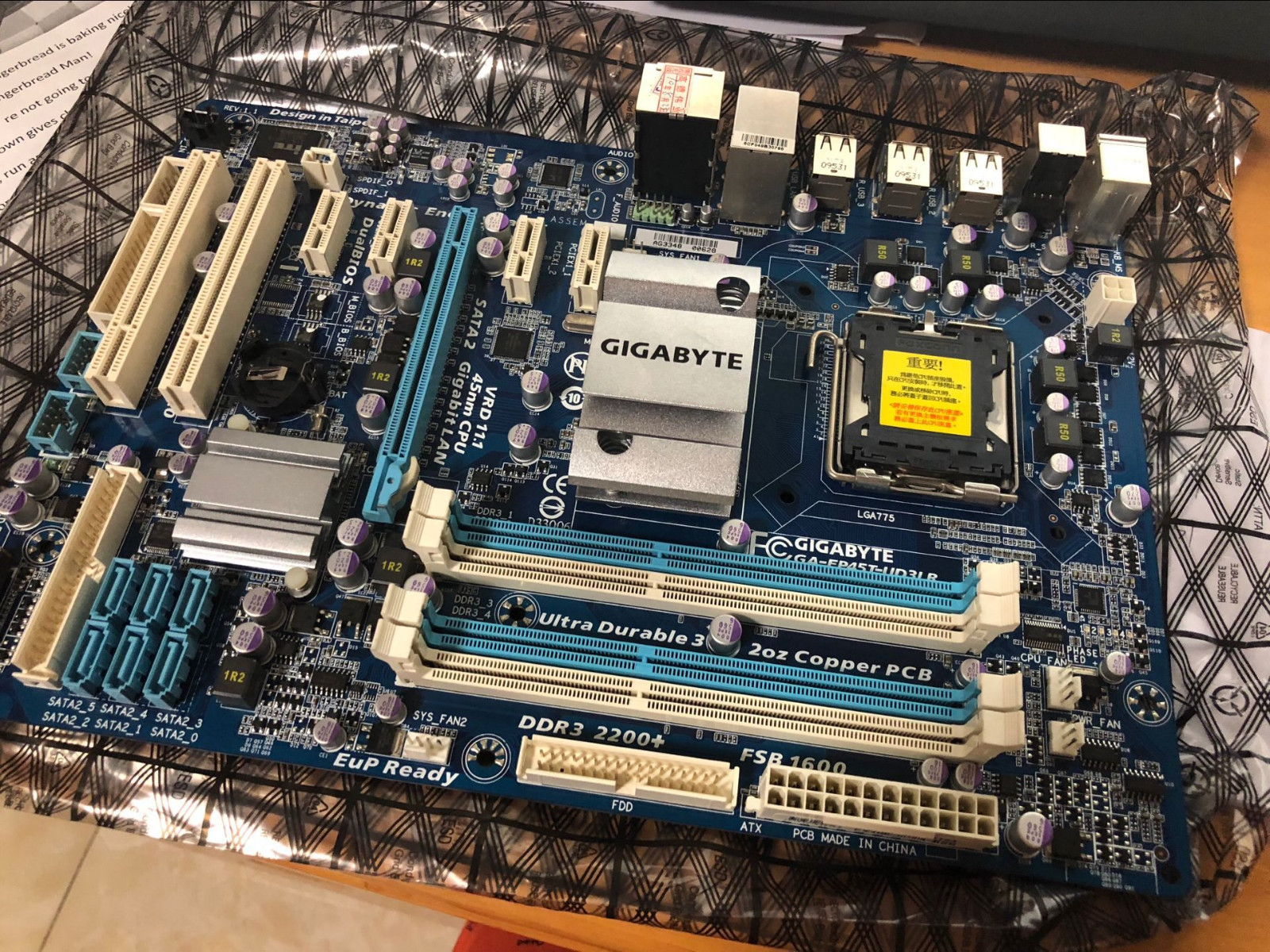 100% test  GA-EP45T-UD3LR  DDR3 P45 775 motherboard  (by DHL or Fedex)#j1688 