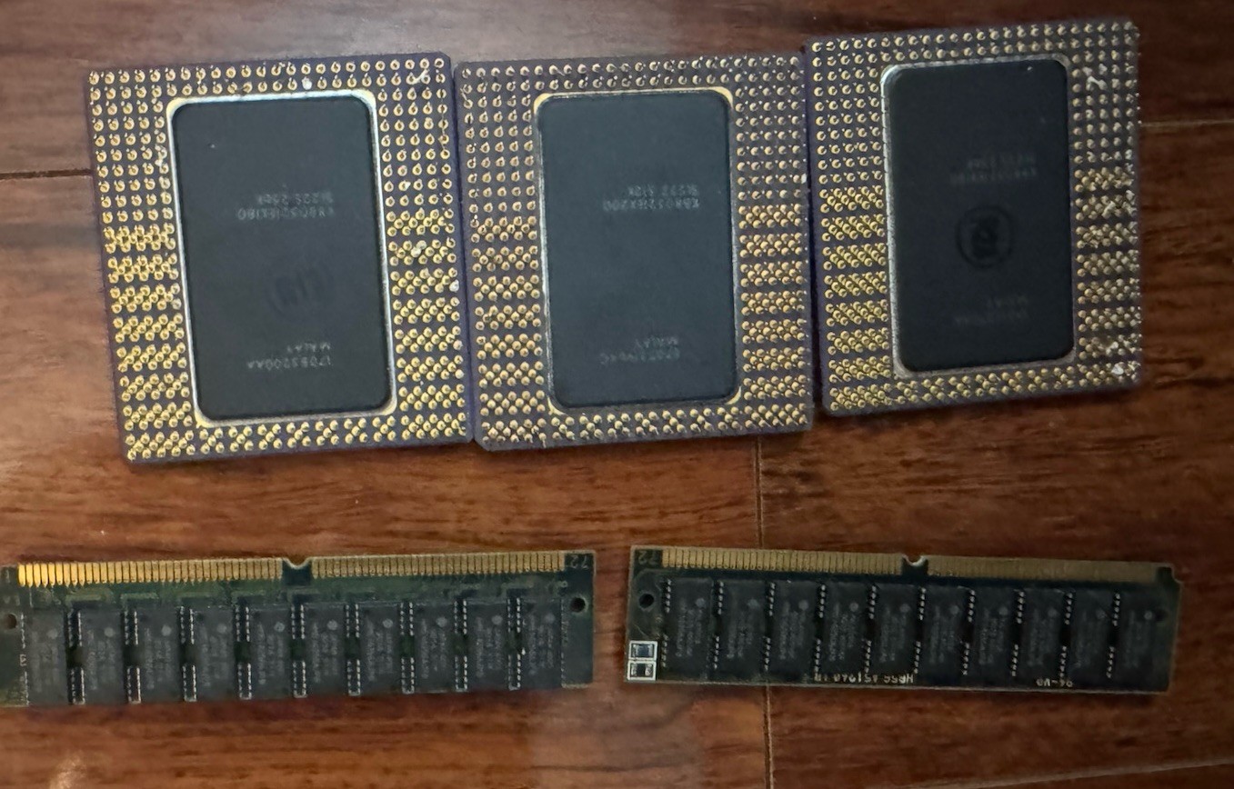Vintage Intel Pentium Pro CPU Lot 3 Gold Ceramic Processors + 2 RAM Untested