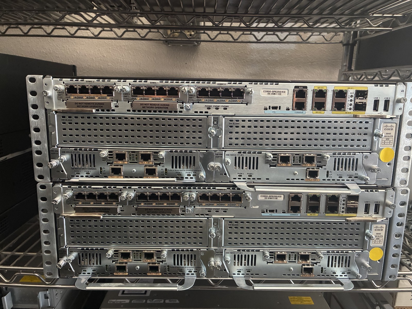 Cisco C3945E-VSEC/K9 VOIP Router SPE250/K9 3x PVDM3-256 3x VWIC3-4MFT-T1/E1 Plus