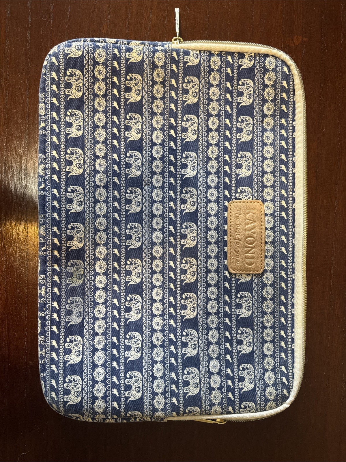 Kayond Blue & White Elephant Pattern Laptop Sleeve With Zipper