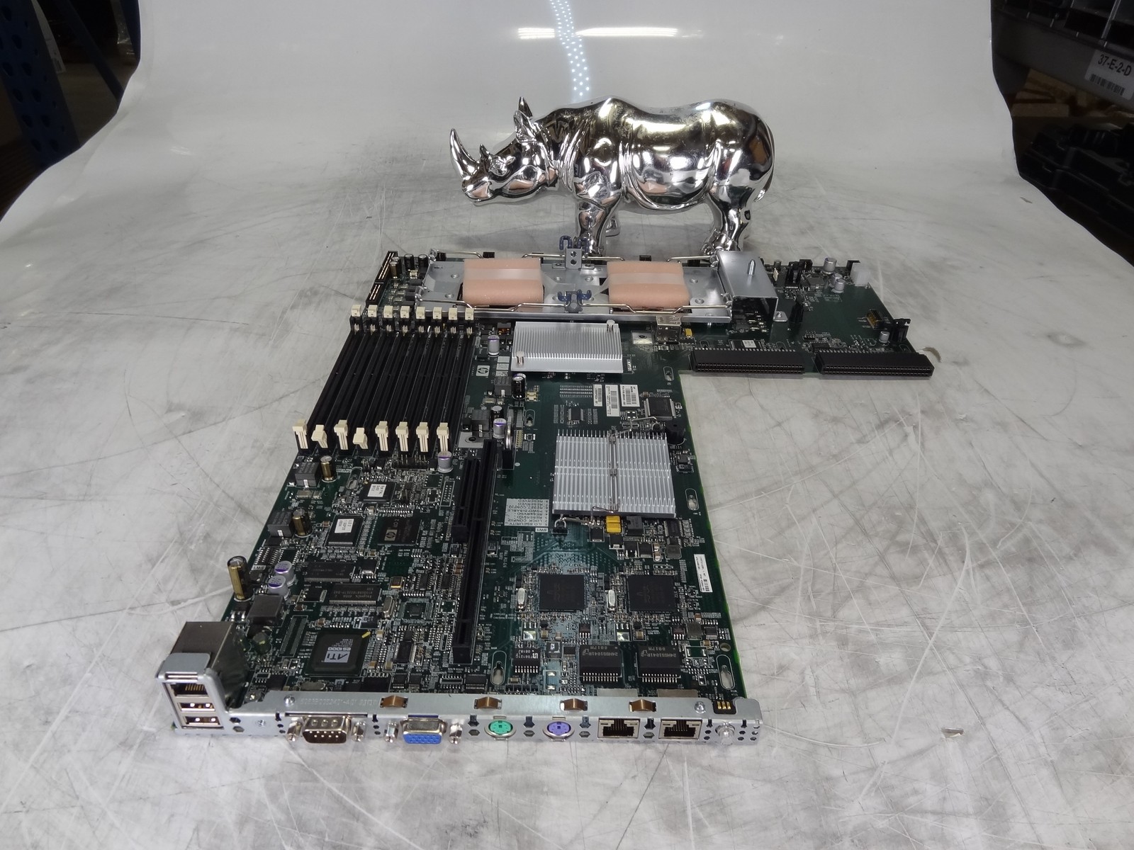 412199-001 HP DL360 Gen 5 Systemboard w/ Cages
