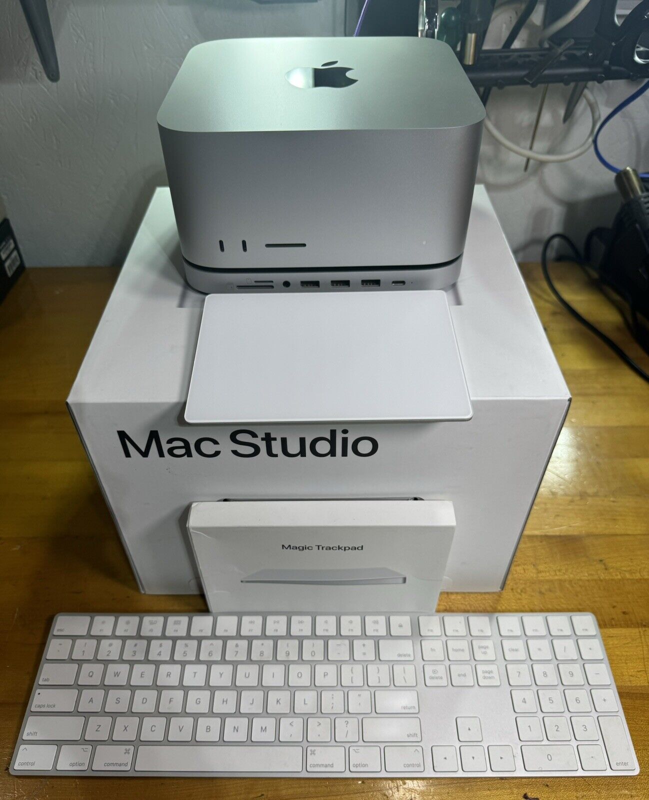 Apple Mac Studio - 2022 - M1 Max 10-core CPU - 24-core GPU - 32GB - 1TB HD