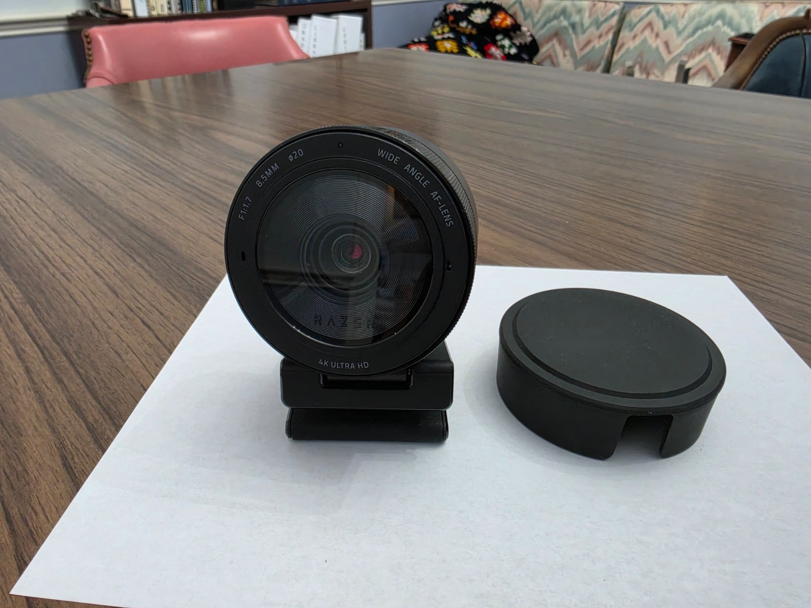 Razer Kiyo Pro Ultra 4K Webcam, Large Sensor, Built-in Mic and Shutter