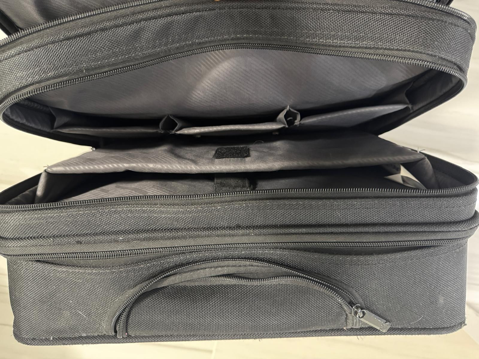 AS IS Samsonite Business Case Wheel Roller Carry On Bag for Laptop