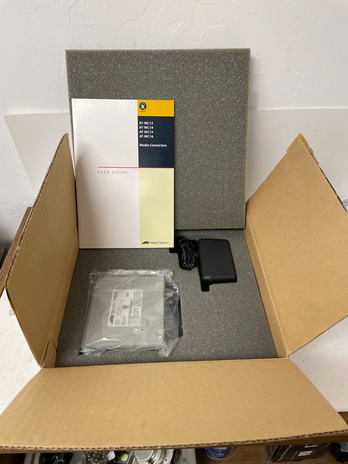NEW Allied Telesyn AT-MC13 Ethernet Media Converter MC13 With Power Supply, L4