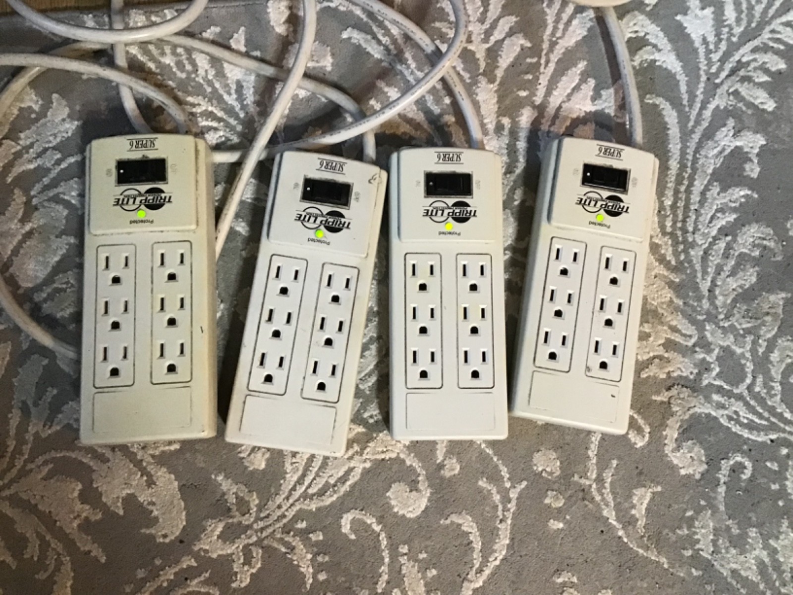 4 TRIPP-LITE SUPER 6 SURGE PROTECTOR-6 OUTLET POWER STRIP