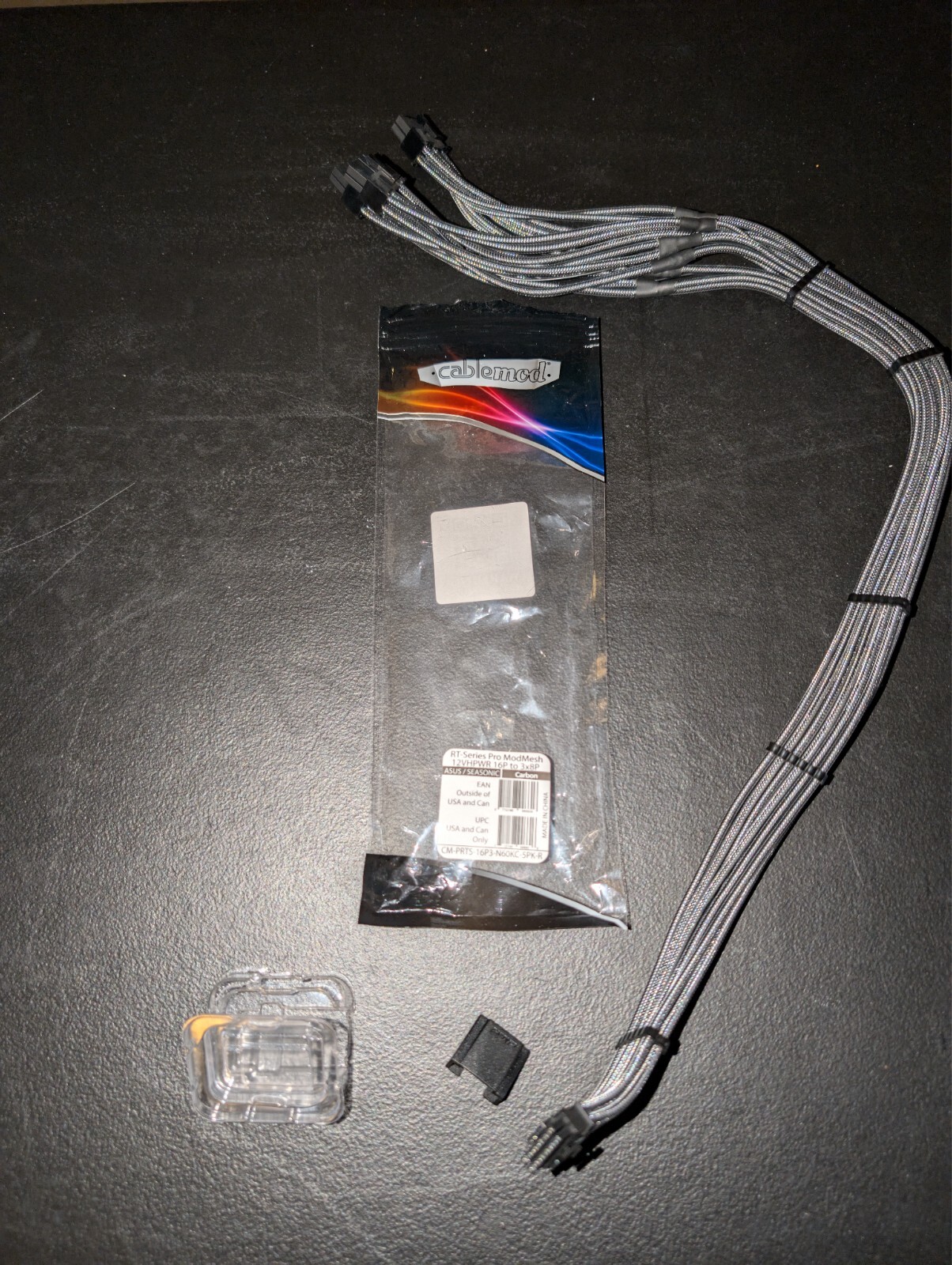 CableMod RT-Series Pro ModMesh CARBON 12VHPWR 16P to 3x8P  ASUS/SEASONIC/Phantek