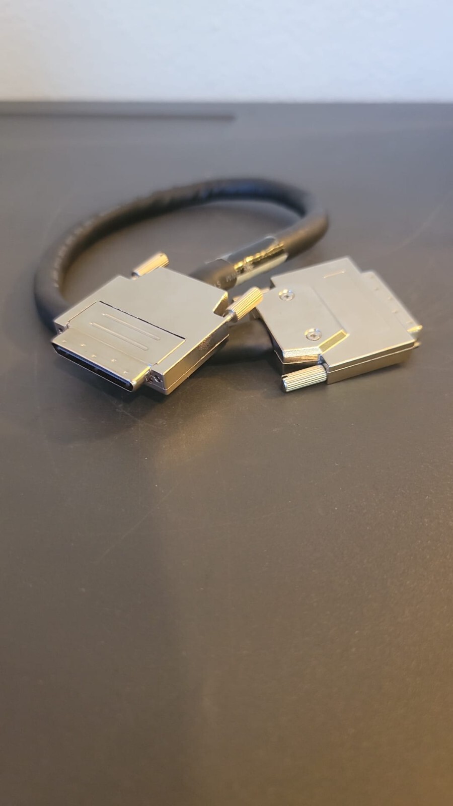 HP/Compaq Overland Storage 1.6 feet VHDCI to VHDCI 969066-102 REV. D SCSI Cable