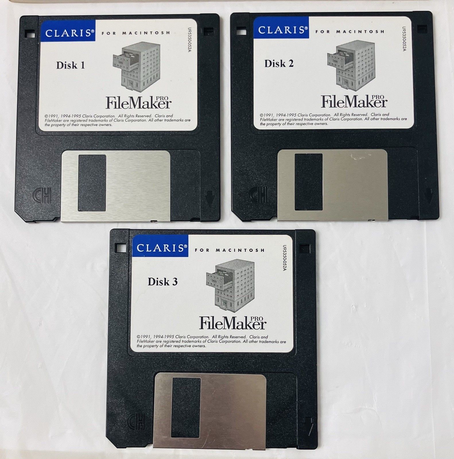 Claris FileMaker Pro Macintosh 1995 3.5” Floppy Disk Set Vintage Software