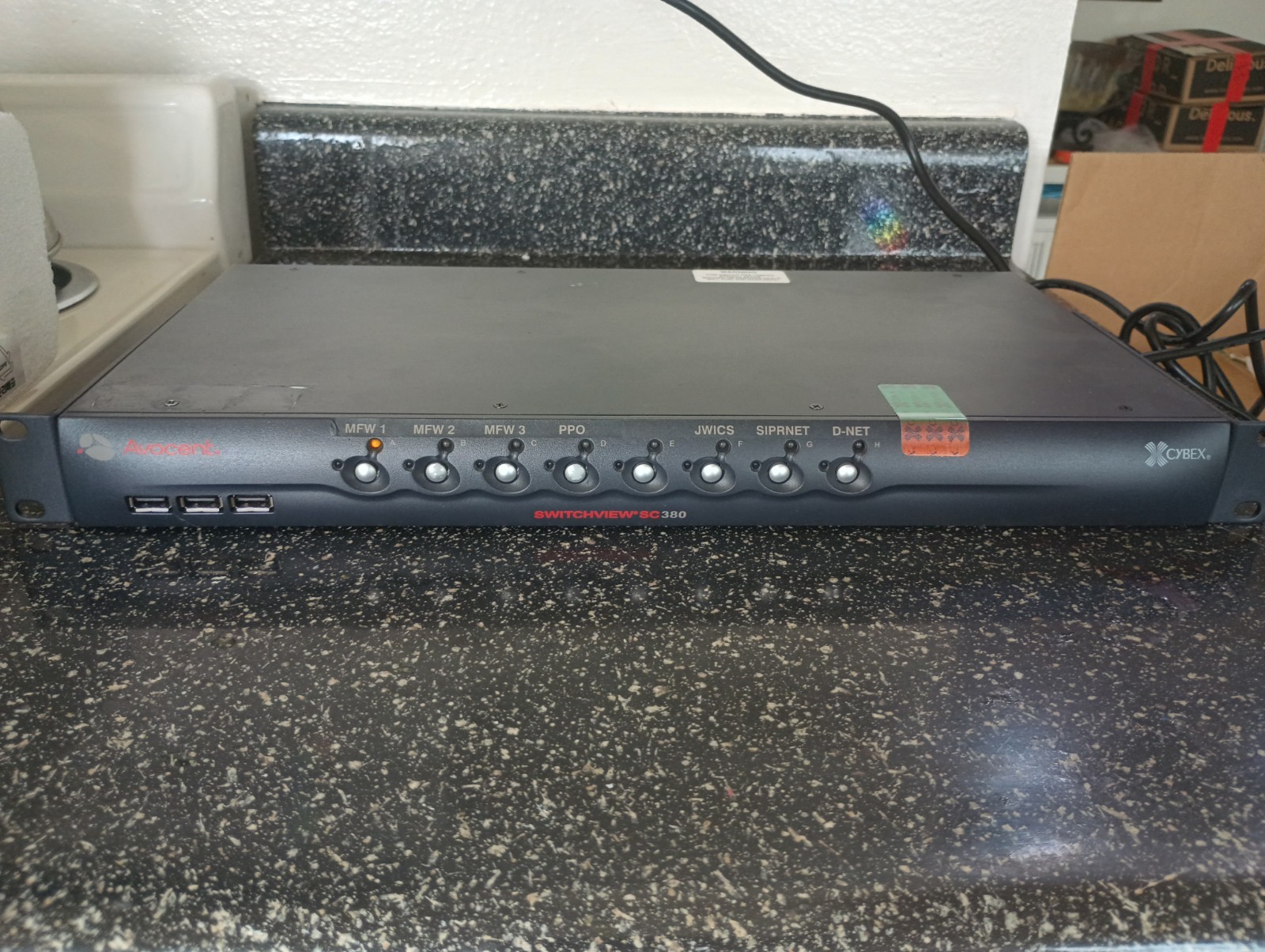 Avocent SwitchView 8-Ports Rack Switch 