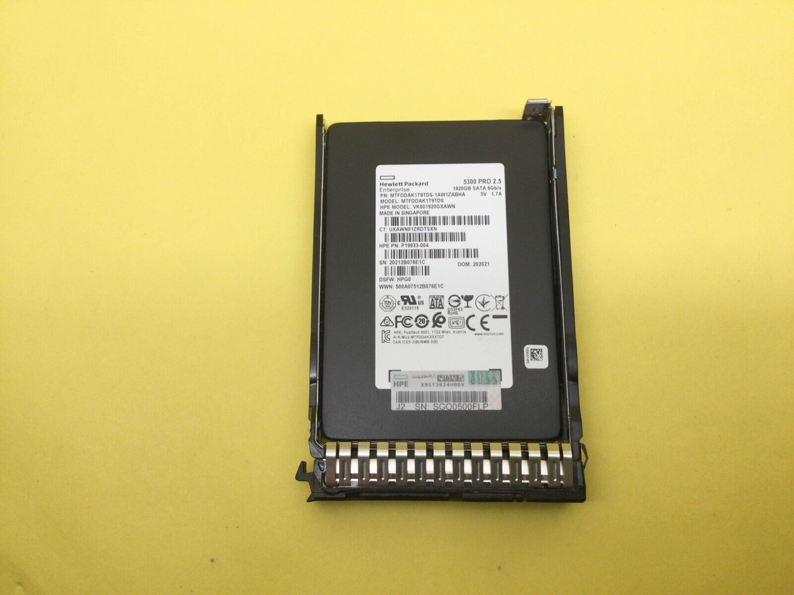 P19941-B21 HPE 1.92TB SATA 6G READ INTENSIVE SFF SC SSD P21083-001