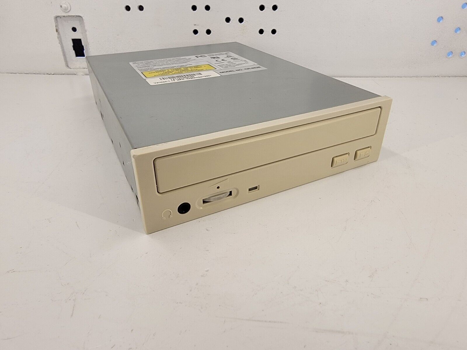 AOpen 52x IDE Internal Beige CD-ROM Drive CD-952E/AKH - Untested