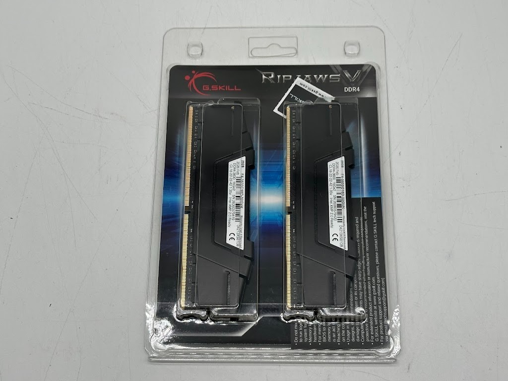 G.SKILL RipjawsV Series DDR4 RAM (XMP) 32GB (2x16GB) 3600MT/s CL18-22-22-42
