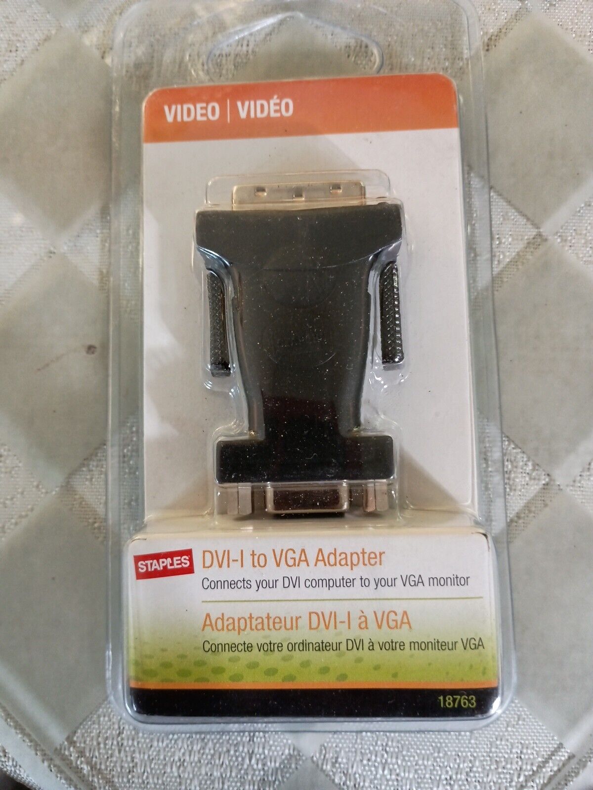 Staples DVI-to VGA Video Adapter (18763 ) New