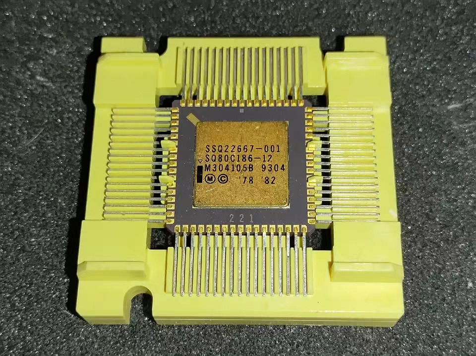 1x Vintage Rare CPU Intel SQ80C186-12 Mil-STD-975M (NASA)