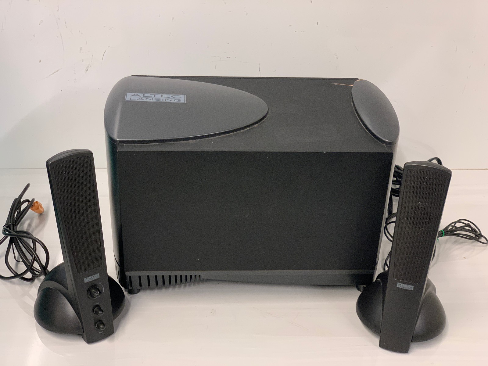 Altec Lansing ATP3 2.1 Multimedia Computer Speaker System Powered Subwoofer