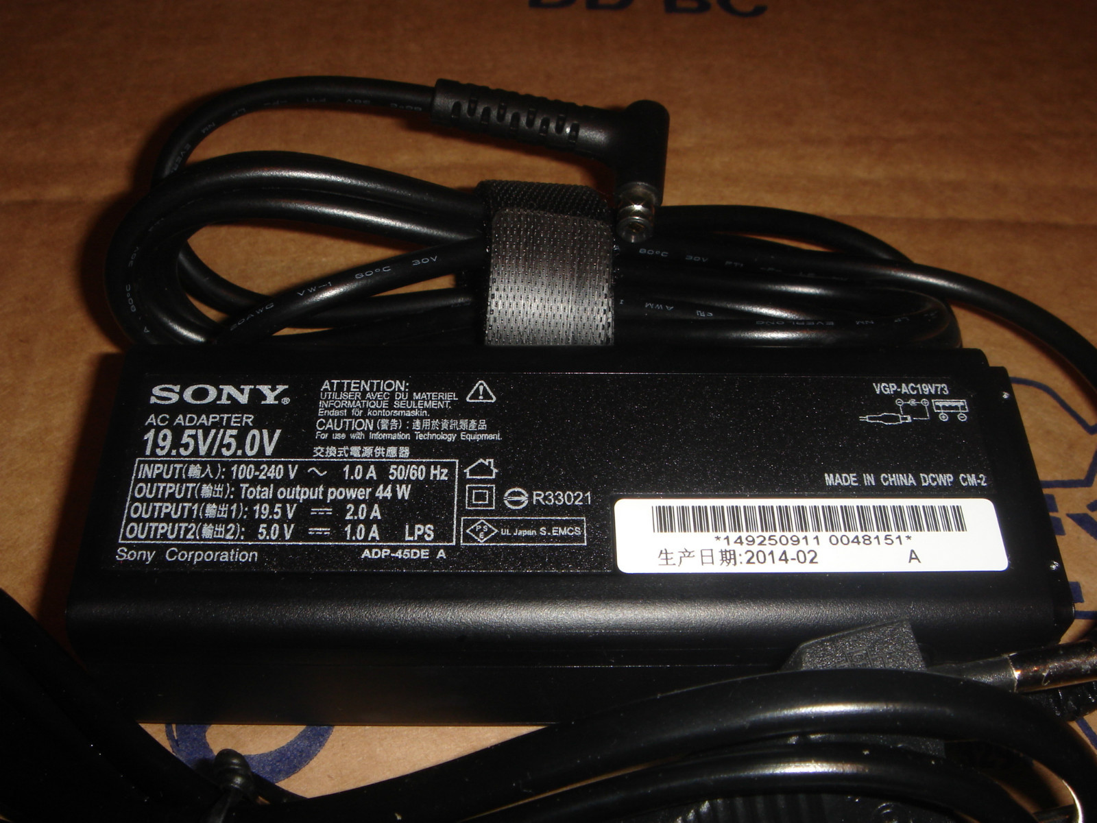 Sony Vaio VGP-AC19V73 SVT11228 SVT1121V5C SVT11218SC Power Supply