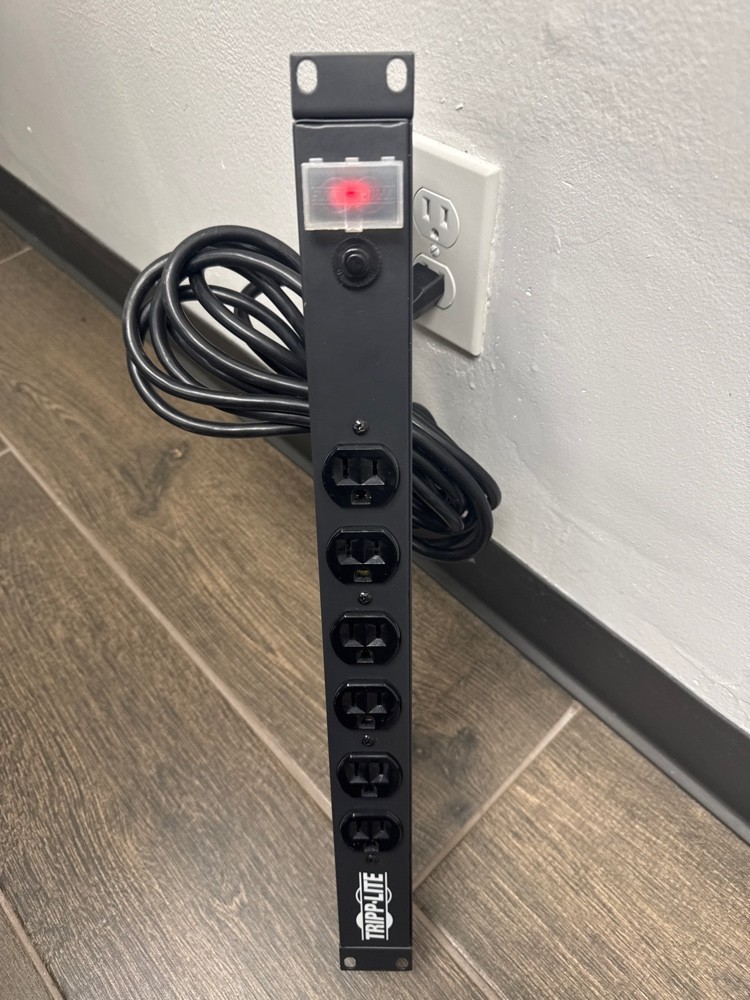 Tripp Lite RS-1215-RA 12-Outlet PDU Rackmount 1U Power Strip 120v/20amp