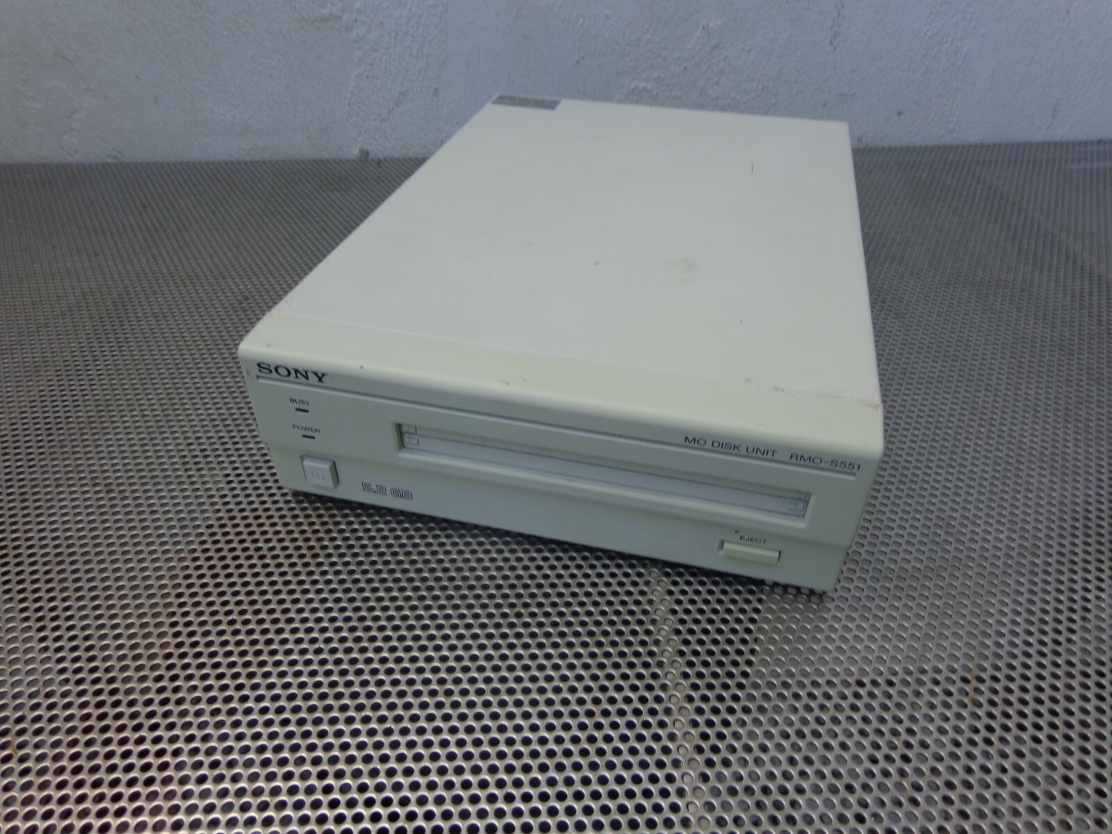 SONY SMO-S551 5.2Gb External SCSI Drive Magneto Optical 