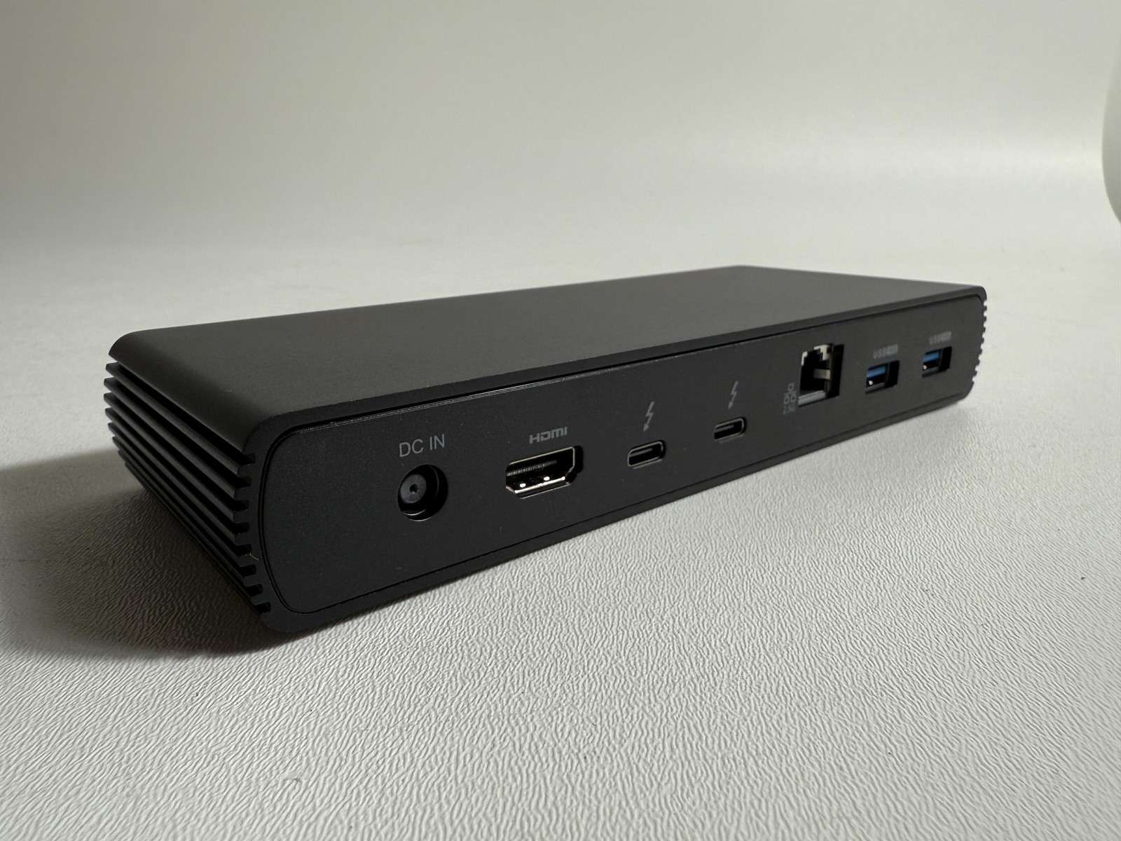Amazon Basics Thunderbolt 4 Pro Docking Station, Dual 4K Monitor Support, 8K