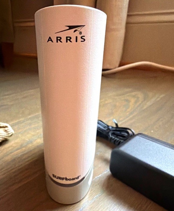 ARRIS SURFboard S33v1 DOCSIS 3.1 3.5 Gbps Multi-Gig 2-Port White