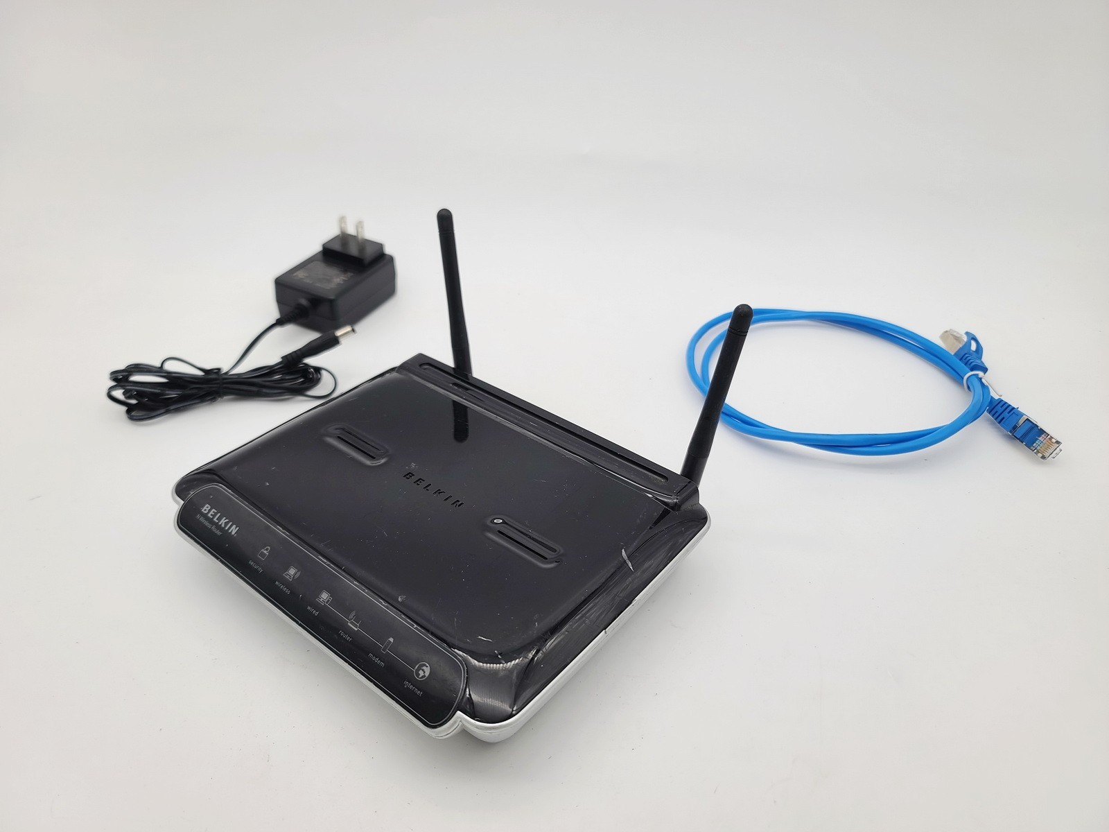 BELKIN F5D8233-4 WIRELESS N DSL MODEM WIFI ROUTER 4-PORT ETHERNET W ADAPTER