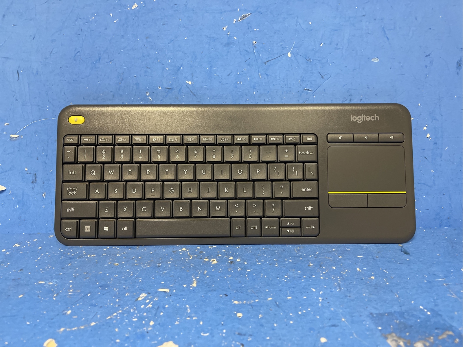 Logitech K400 Plus keyboard RF Wireless Y-R0055 NO DONGLE NOP BATTRIES
