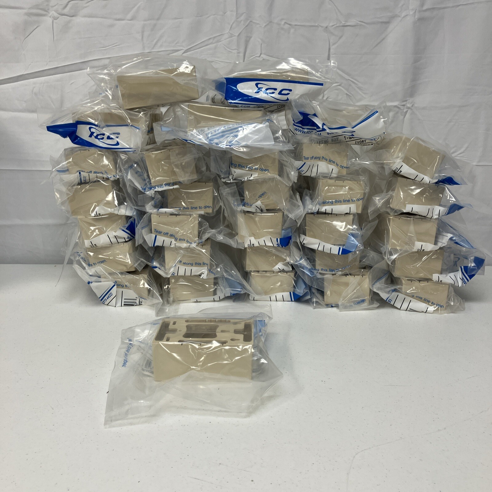 Mounting Box Gang ICC Ivory Color Lot Of 30 New W Mounting Hardware IC107MRSIV