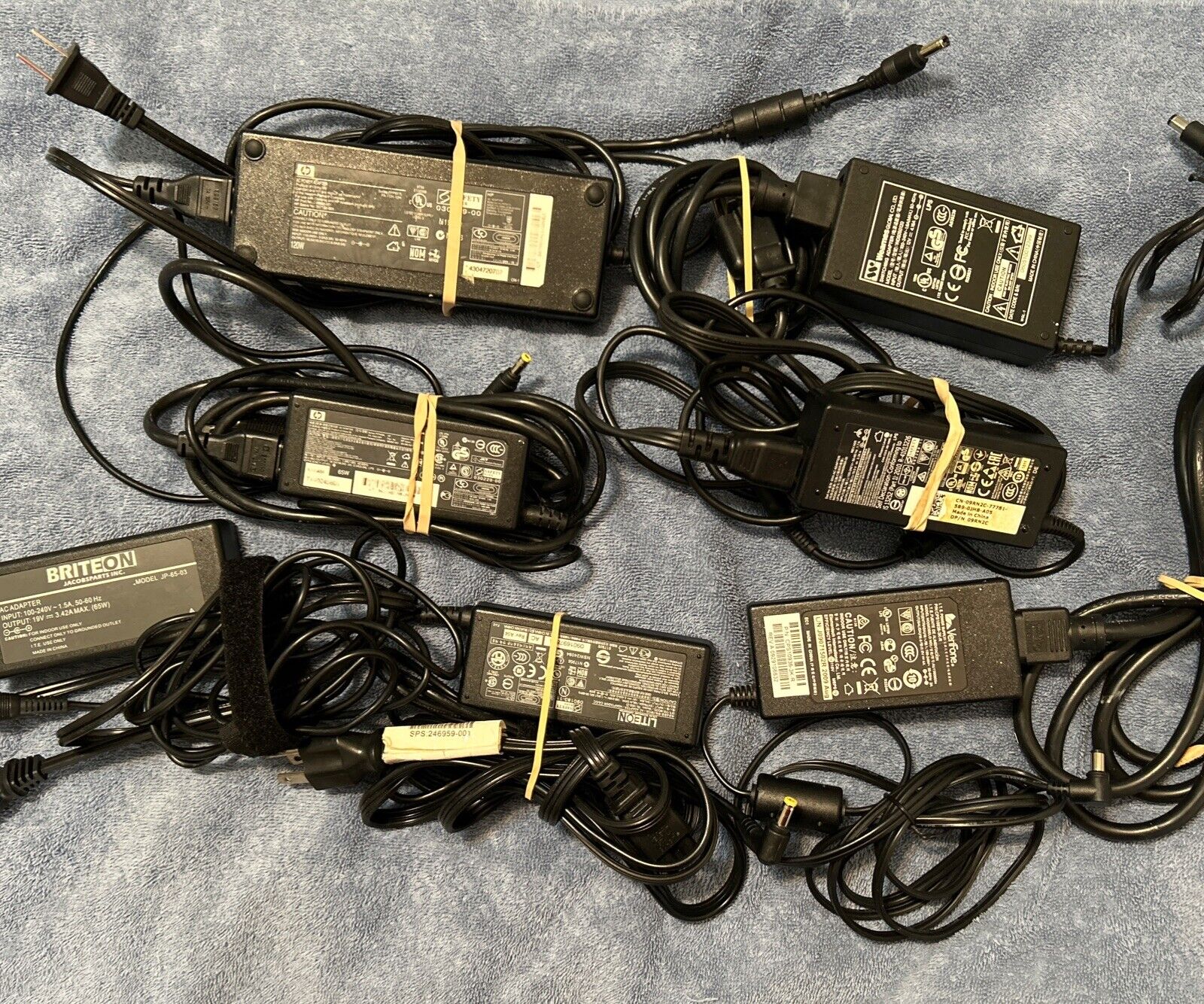 LOT OF 7 Various Laptop Power Supply Adapters Chargers HP, BriteOn, Dell, More