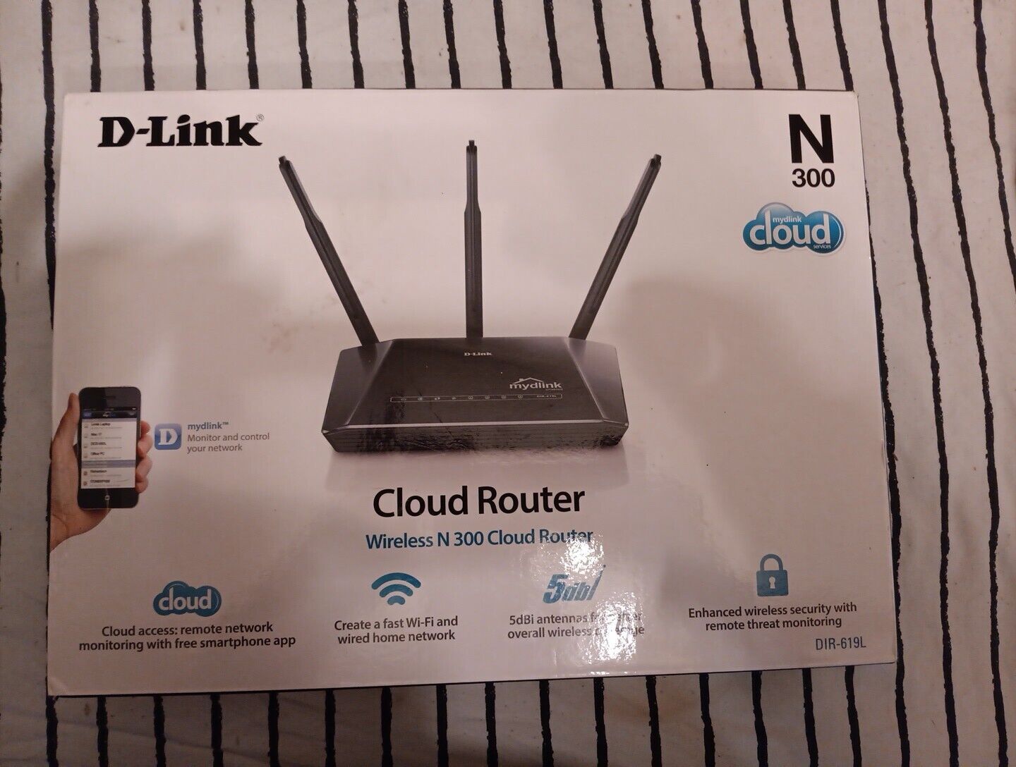 D-Link 300 Mbps 1-Port Wireless N Router (DIR-619L)