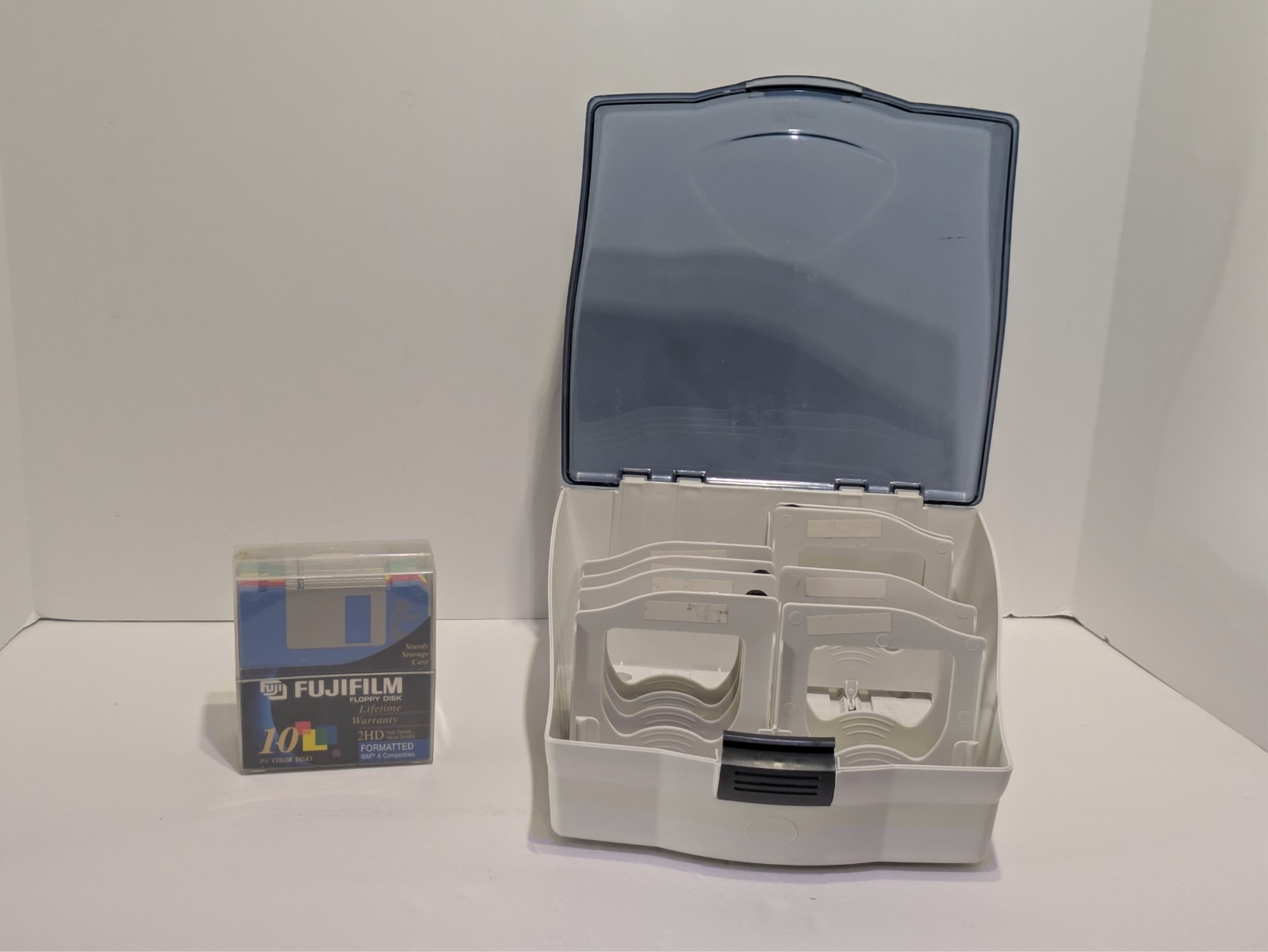 Fellowes Softworks for Floppy 3.5" Diskette 100 Tray Disc Holder W/ 10 2HD Discs