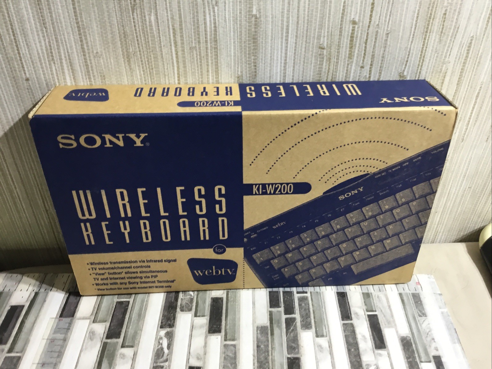 Sony WebTv Wireless Keyboard KI-W200 Model NOS 